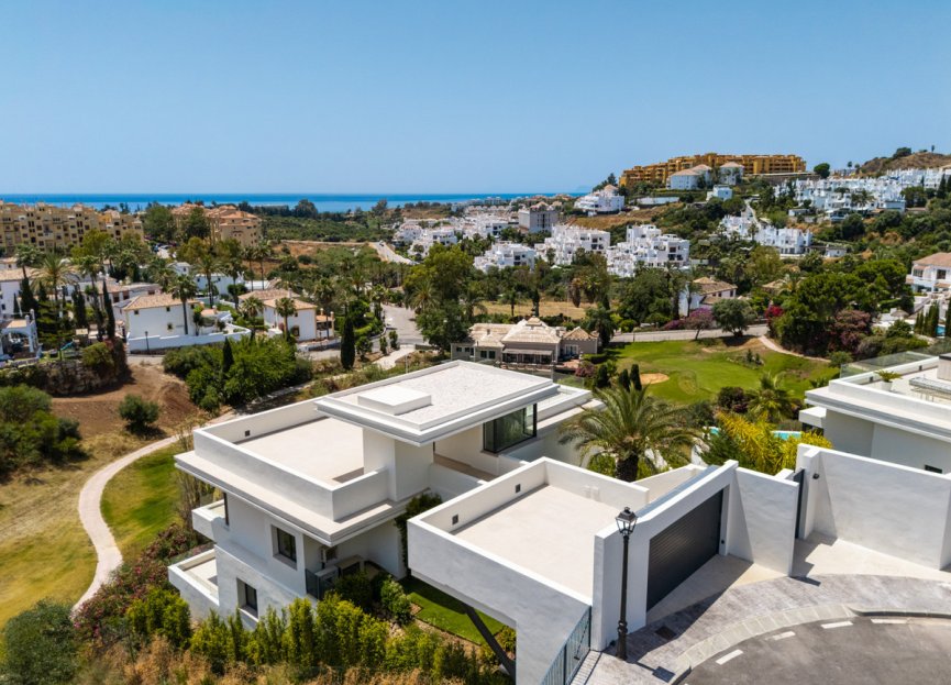 Resale - House - Detached Villa - Estepona - Estepona Centro