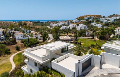 Resale - House - Detached Villa - Estepona - Estepona Centro