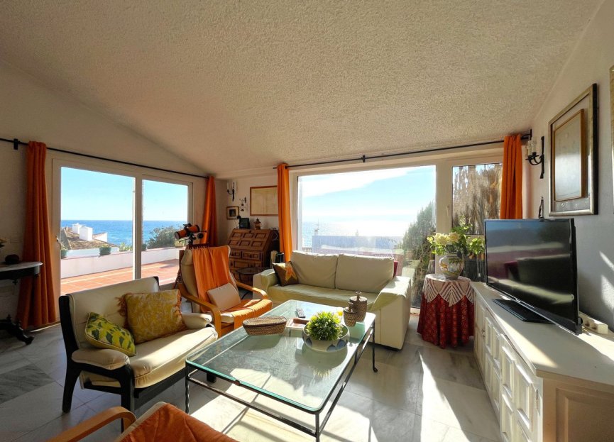 Resale - House - Detached Villa - Estepona - Estepona Centro