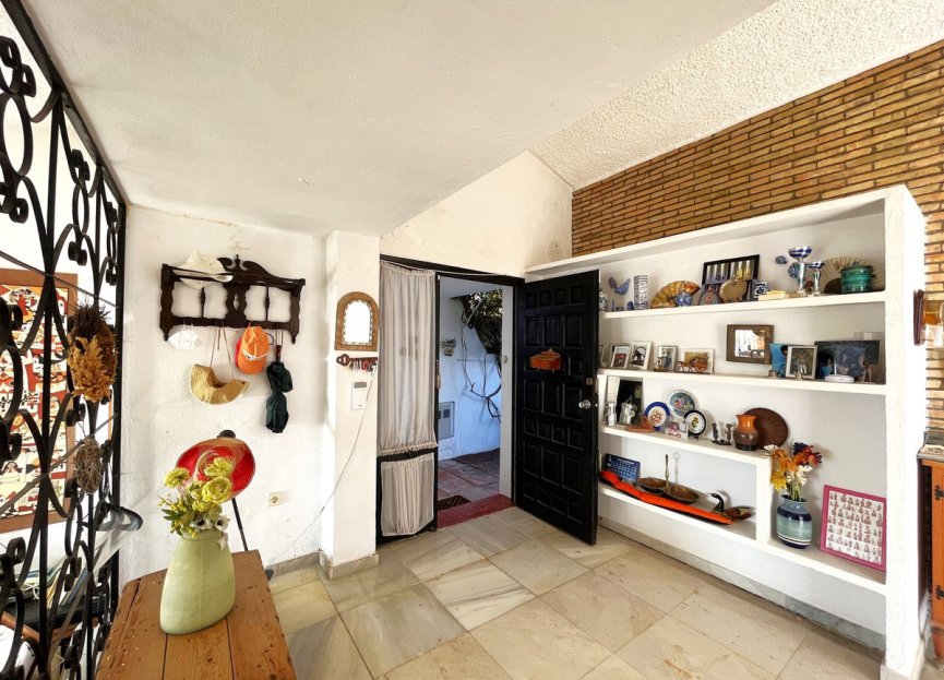 Resale - House - Detached Villa - Estepona - Estepona Centro