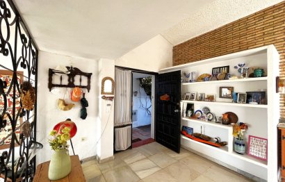 Resale - House - Detached Villa - Estepona - Estepona Centro