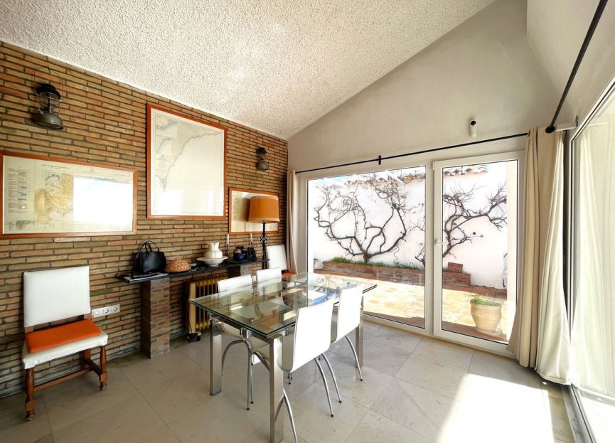 Resale - House - Detached Villa - Estepona - Estepona Centro