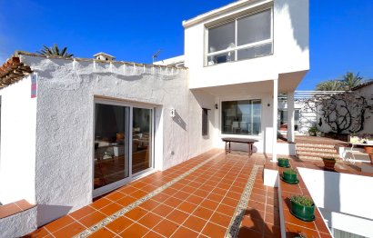 Resale - House - Detached Villa - Estepona - Estepona Centro