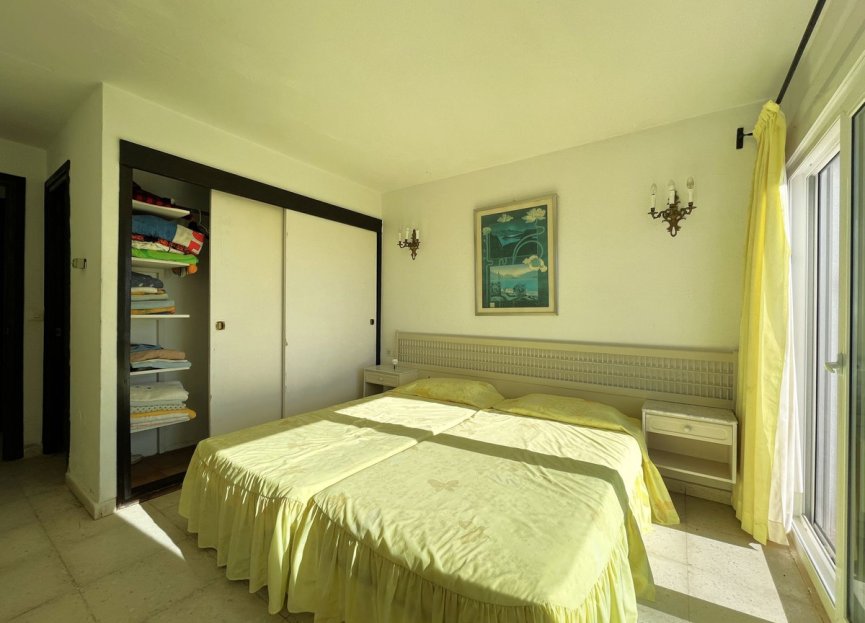 Resale - House - Detached Villa - Estepona - Estepona Centro