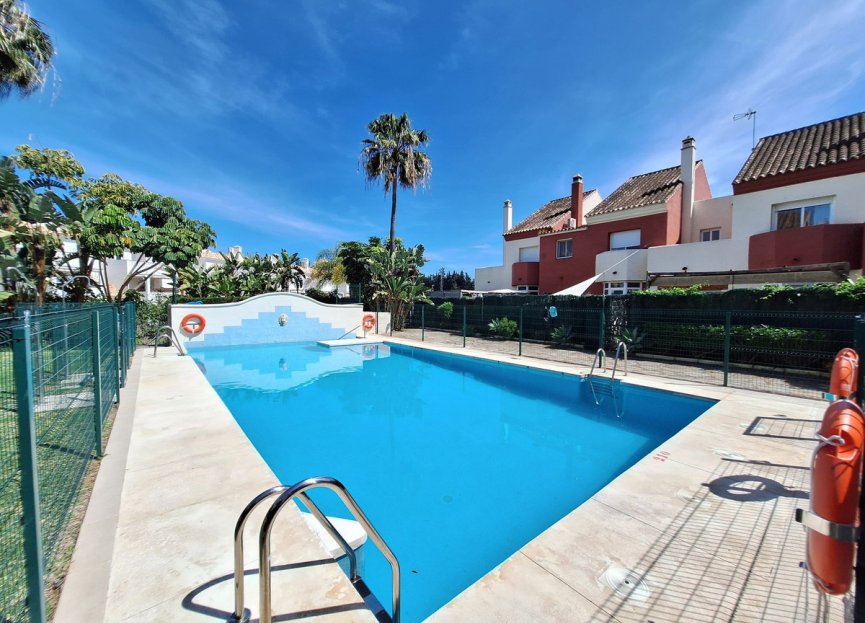 Resale - House - Townhouse - Estepona - Estepona Centro