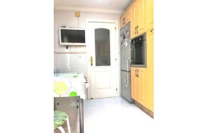 Resale - Apartment - Middle Floor Apartment - Marbella - Nueva Andalucia