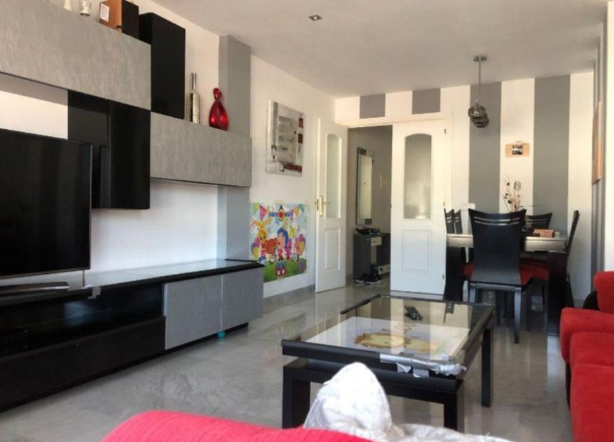 Resale - Apartment - Middle Floor Apartment - Marbella - Nueva Andalucia