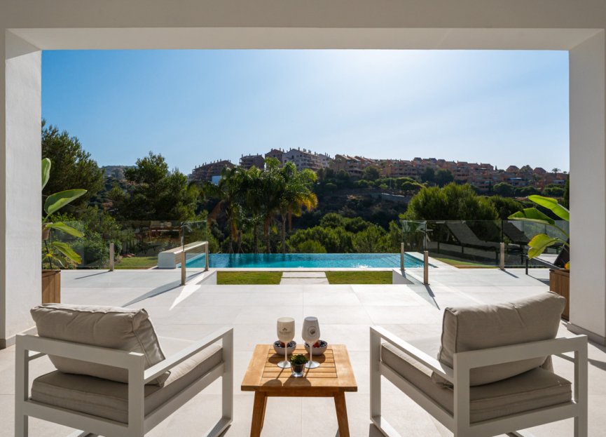 Resale - House - Detached Villa - Marbella - Elviria