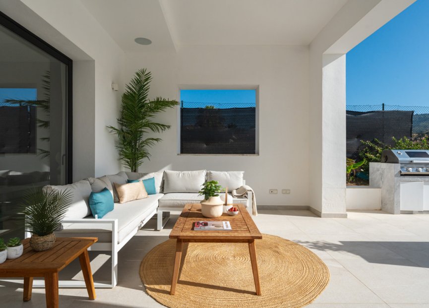 Resale - House - Detached Villa - Marbella - Elviria