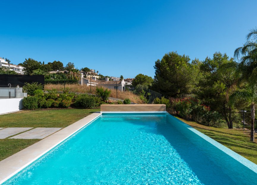 Resale - House - Detached Villa - Marbella - Elviria