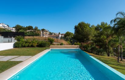 Resale - House - Detached Villa - Marbella - Elviria