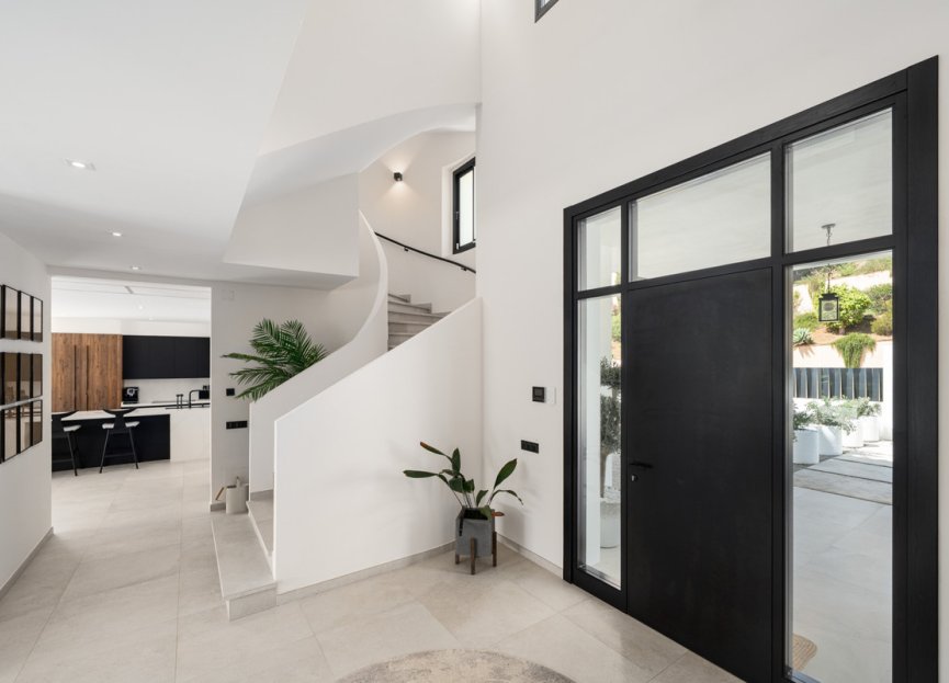 Resale - House - Detached Villa - Marbella - Elviria