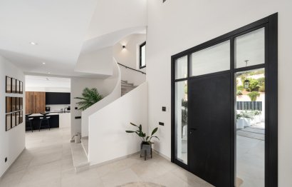 Resale - House - Detached Villa - Marbella - Elviria