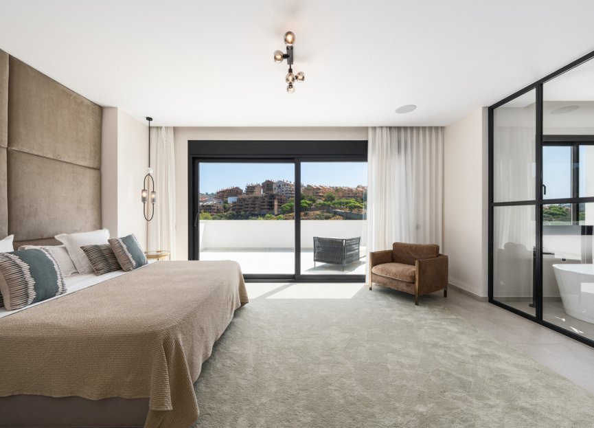 Resale - House - Detached Villa - Marbella - Elviria