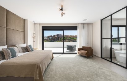 Resale - House - Detached Villa - Marbella - Elviria