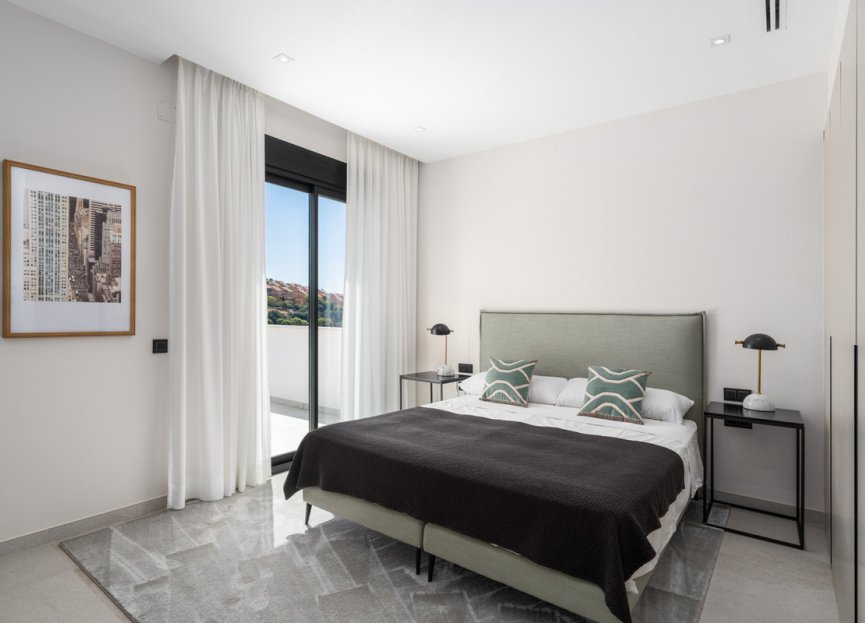 Resale - House - Detached Villa - Marbella - Elviria