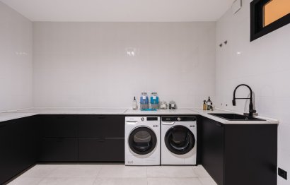 Resale - House - Detached Villa - Marbella - Elviria