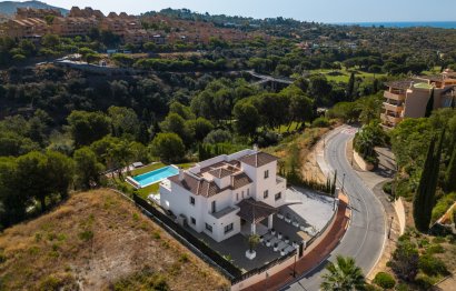 Resale - House - Detached Villa - Marbella - Elviria