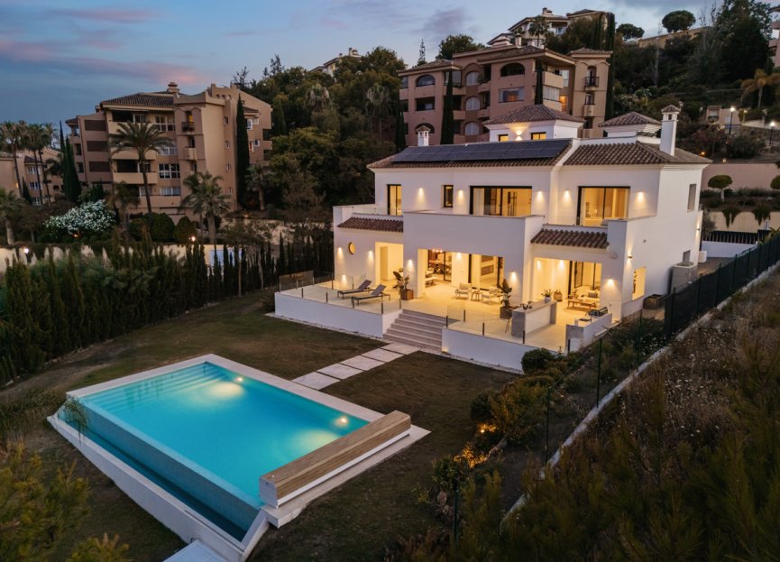 Resale - House - Detached Villa - Marbella - Elviria