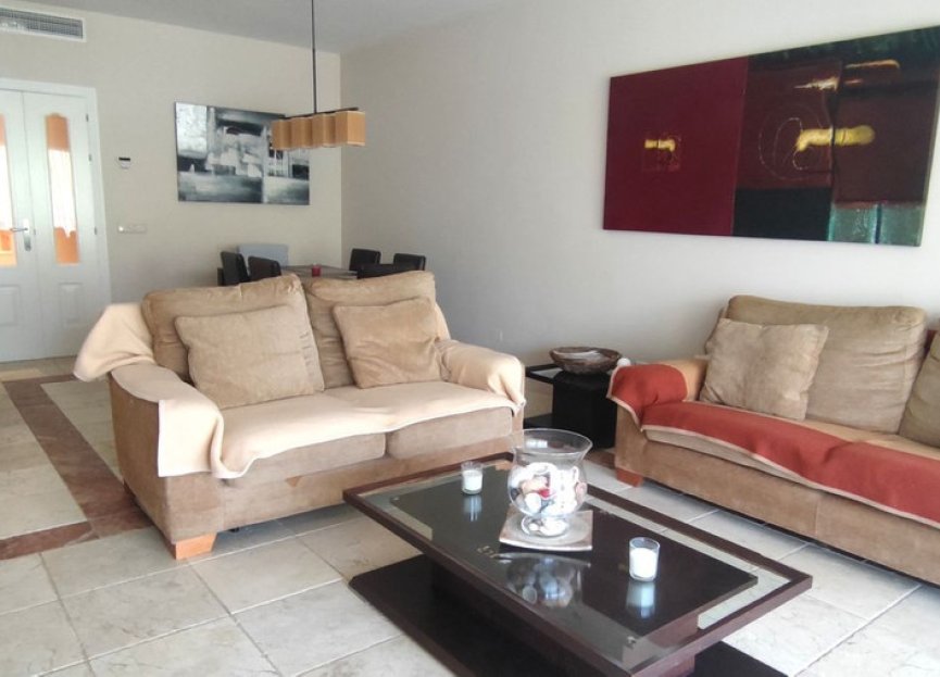 Resale - Apartment - Middle Floor Apartment - Estepona - Atalaya