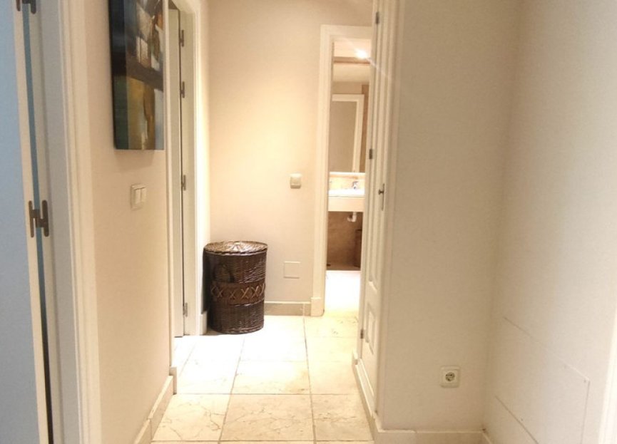 Resale - Apartment - Middle Floor Apartment - Estepona - Atalaya