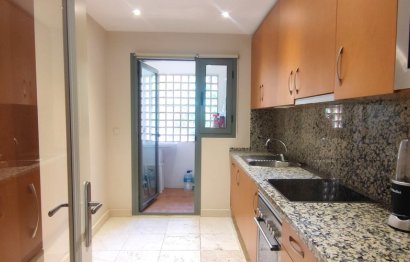 Resale - Apartment - Middle Floor Apartment - Estepona - Atalaya