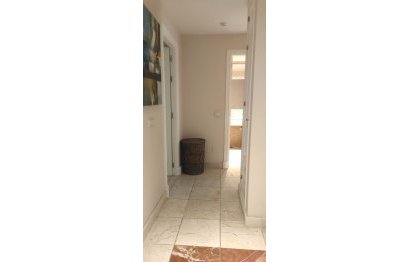 Resale - Apartment - Middle Floor Apartment - Estepona - Atalaya