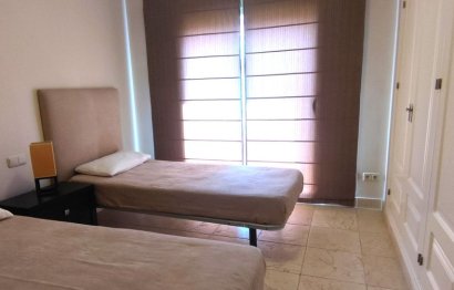 Resale - Apartment - Middle Floor Apartment - Estepona - Atalaya