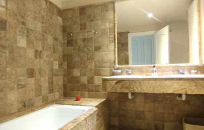 Resale - Apartment - Middle Floor Apartment - Estepona - Atalaya