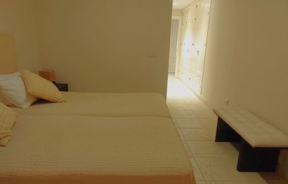 Resale - Apartment - Middle Floor Apartment - Estepona - Atalaya