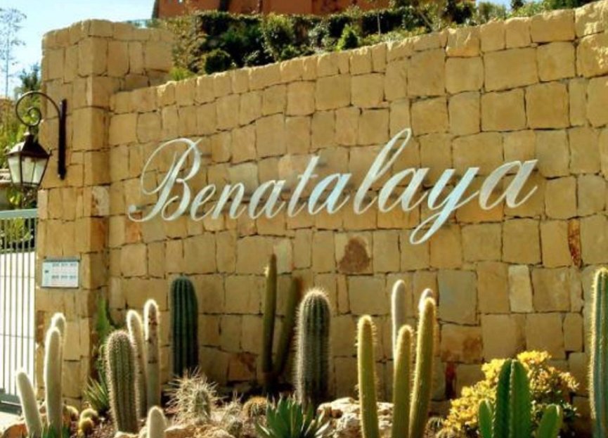 Resale - Apartment - Middle Floor Apartment - Estepona - Atalaya