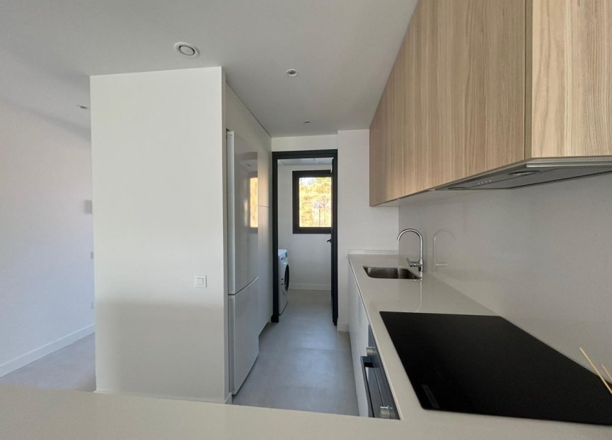 Resale - Apartment - Middle Floor Apartment - Estepona - Estepona Centro