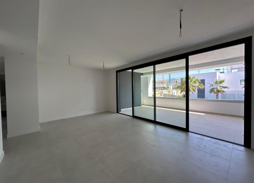 Resale - Apartment - Middle Floor Apartment - Estepona - Estepona Centro