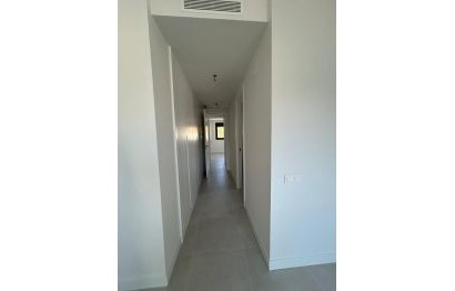 Resale - Apartment - Middle Floor Apartment - Estepona - Estepona Centro