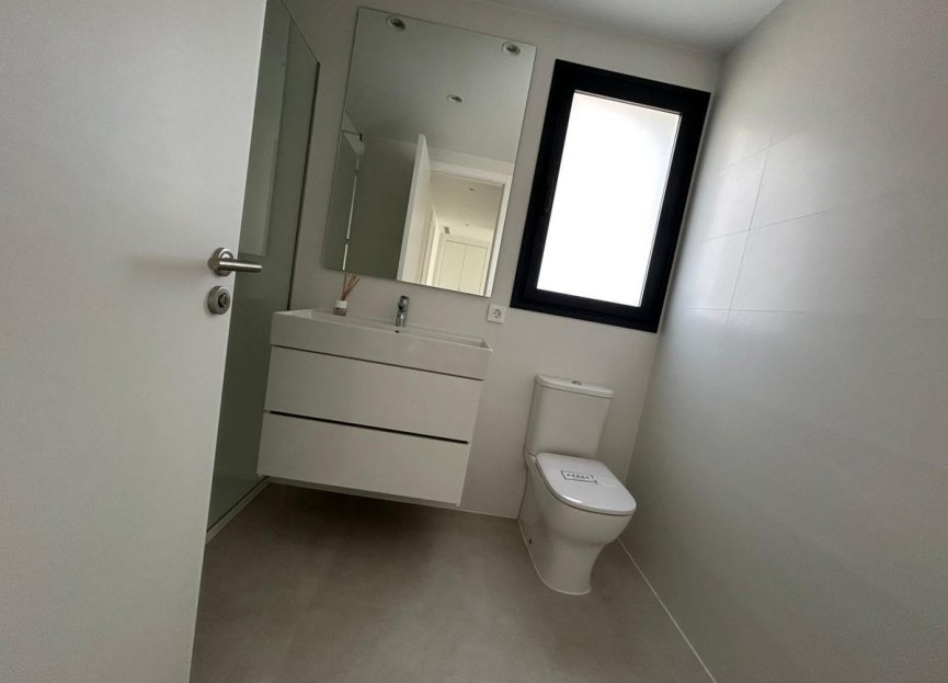 Resale - Apartment - Middle Floor Apartment - Estepona - Estepona Centro