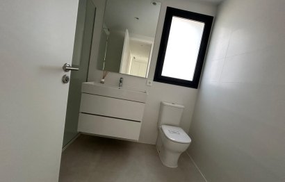 Resale - Apartment - Middle Floor Apartment - Estepona - Estepona Centro