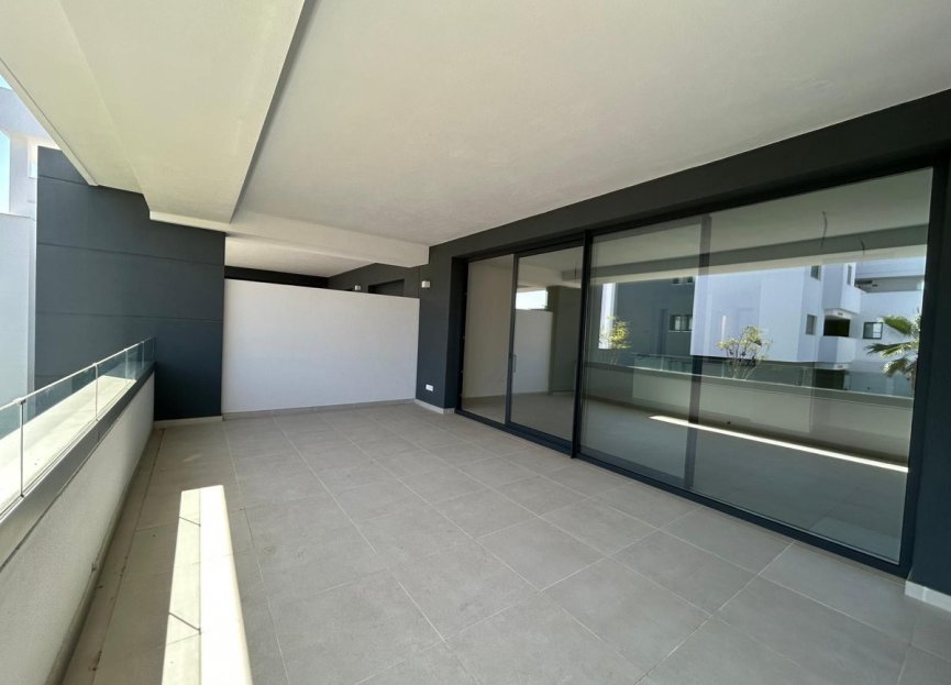 Resale - Apartment - Middle Floor Apartment - Estepona - Estepona Centro