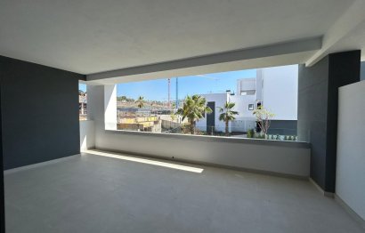 Resale - Apartment - Middle Floor Apartment - Estepona - Estepona Centro