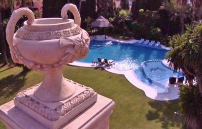 Resale - House - Detached Villa - Marbella - Nueva Andalucia