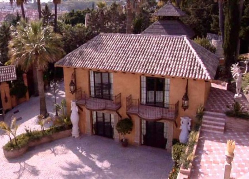 Resale - House - Detached Villa - Marbella - Nueva Andalucia