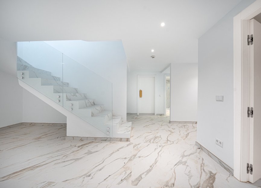 Resale - House - Detached Villa - Marbella - Marbella Centro