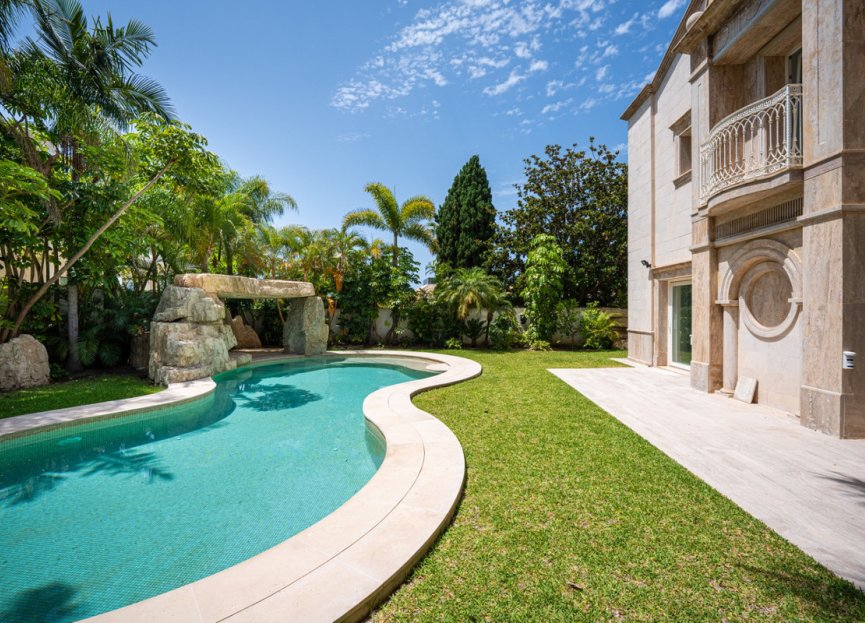 Resale - House - Detached Villa - Marbella - Marbella Centro