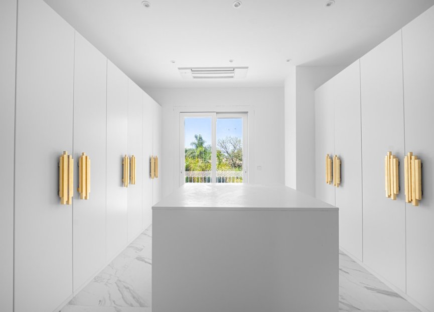 Resale - House - Detached Villa - Marbella - Marbella Centro