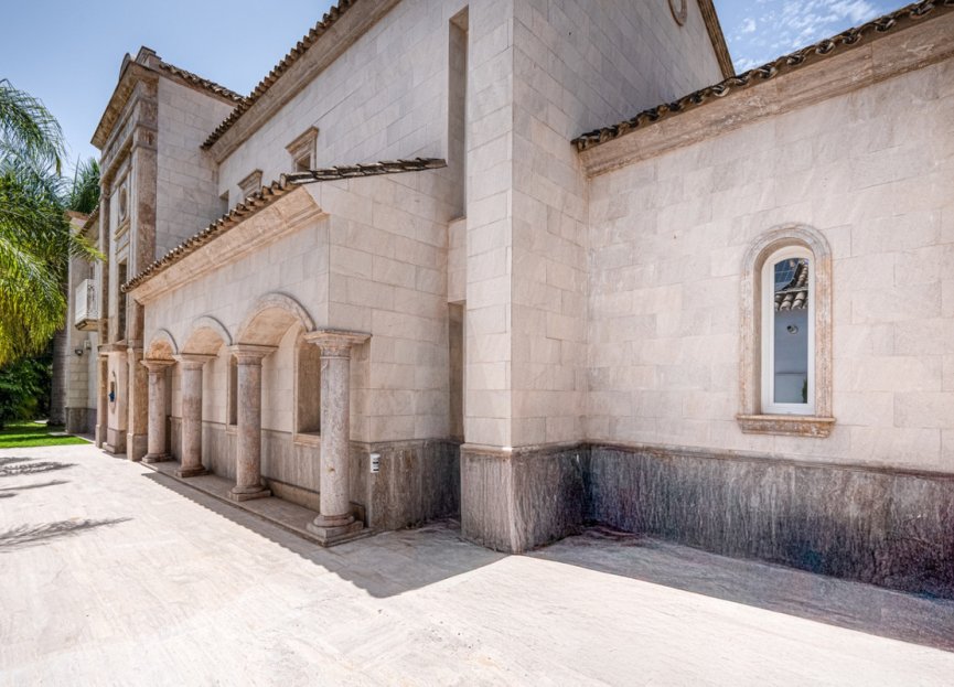 Resale - House - Detached Villa - Marbella - Marbella Centro