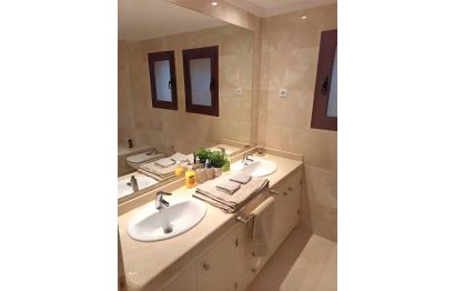 Resale - Ground floor apartment - Estepona - Buenas Noches