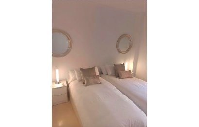 Resale - Ground floor apartment - Estepona - Buenas Noches