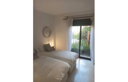 Resale - Ground floor apartment - Estepona - Buenas Noches