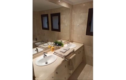 Resale - Ground floor apartment - Estepona - Buenas Noches