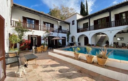 Resale - House - Finca - Cortijo - Estepona - Estepona Centro