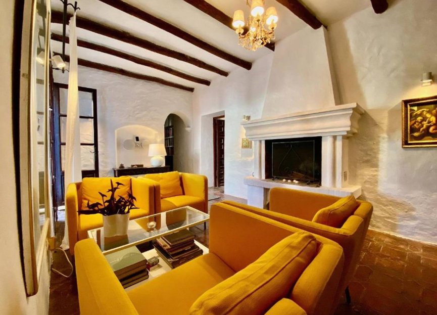 Resale - House - Finca - Cortijo - Estepona - Estepona Centro